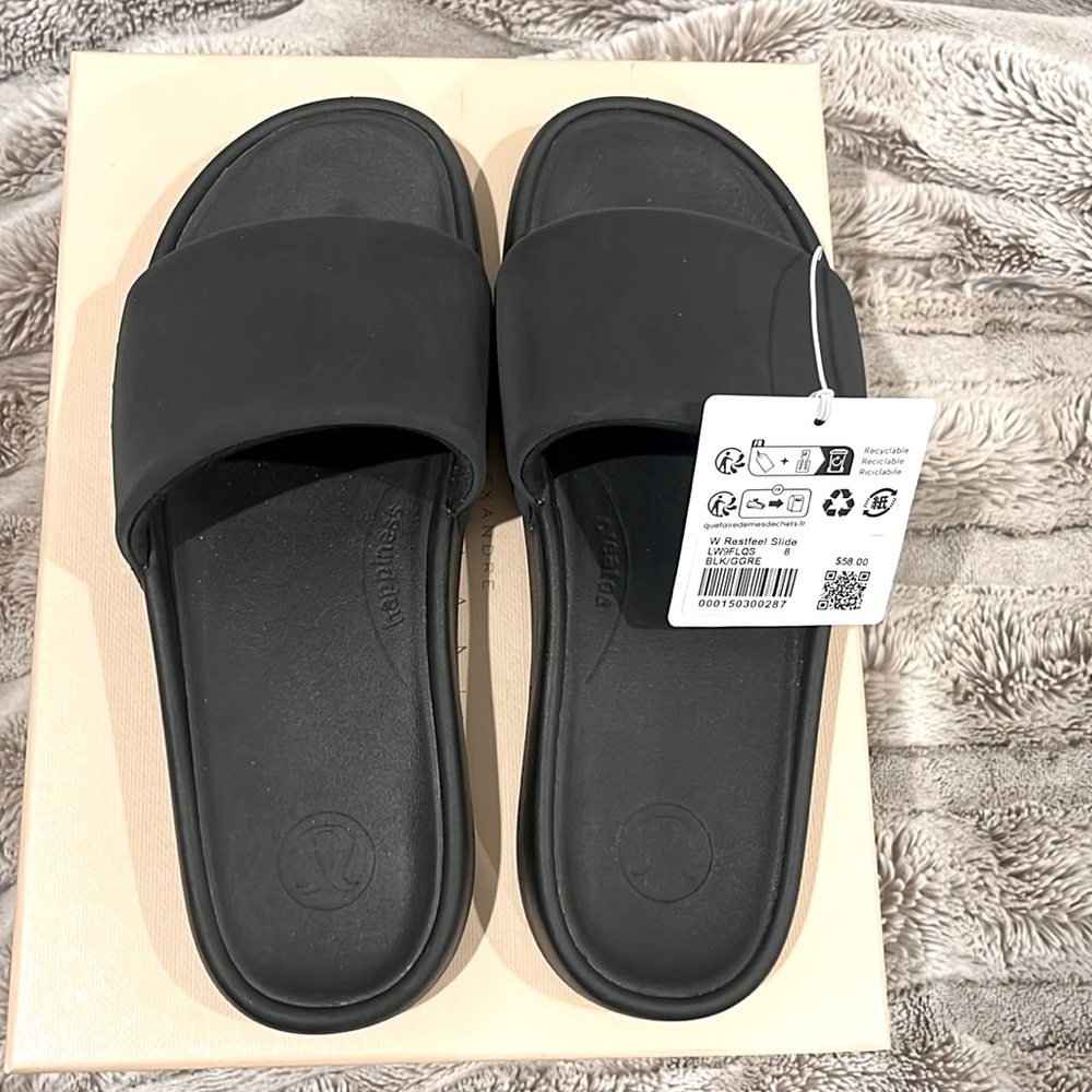 LULULEMON Restfeel Slide. Black. Size 8. New with tags.